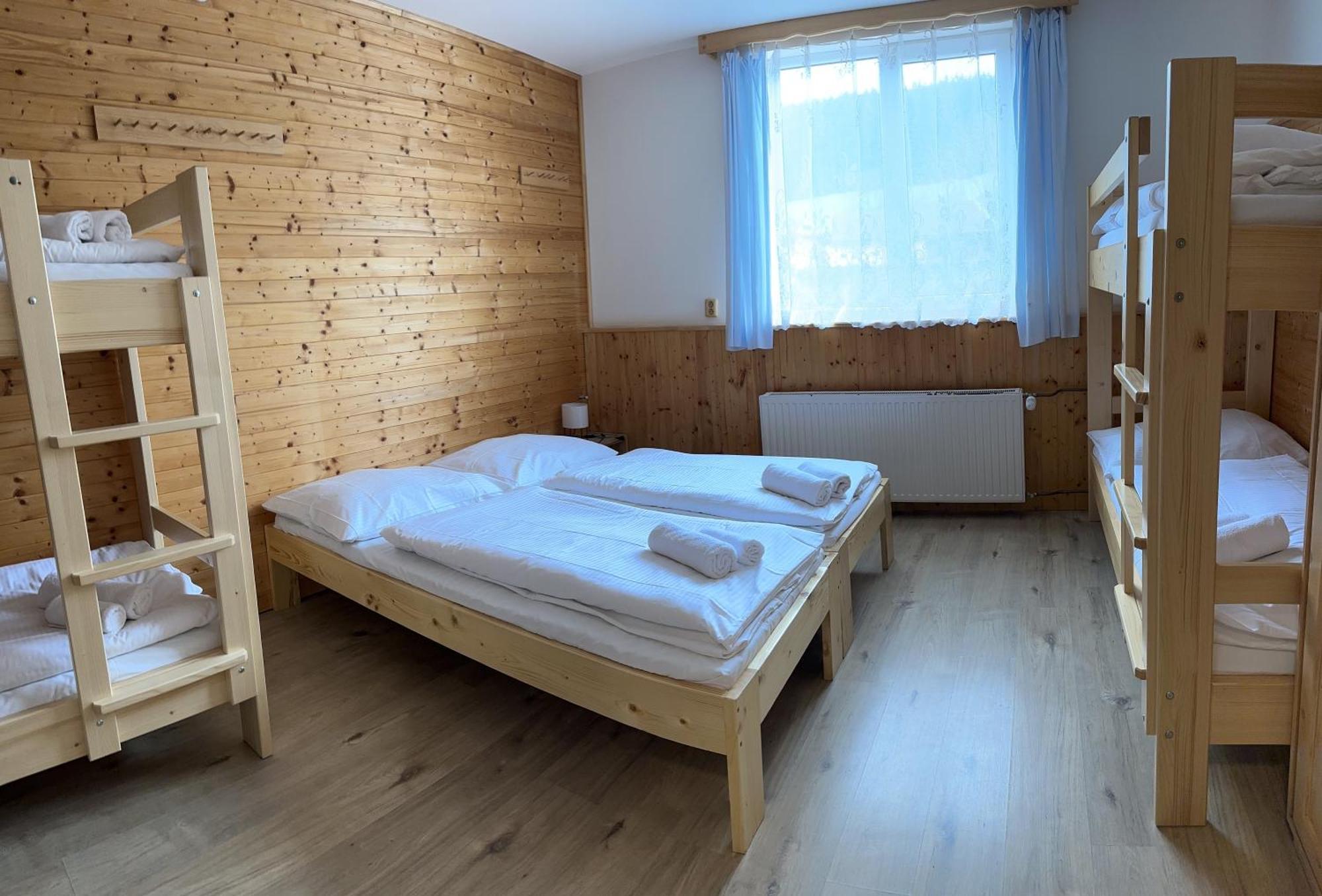 Horsky Hotel Kycerka Velké Karlovice Exterior foto